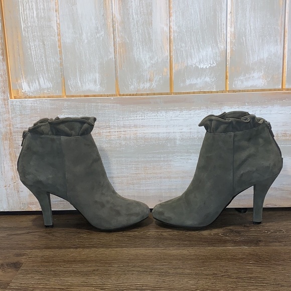 ME Too booties - Picture 2 of 6